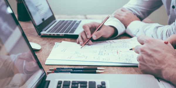 Znasz języki obce? Więcej zarobisz!