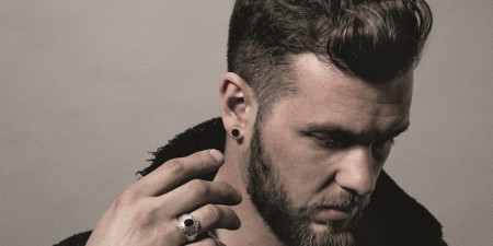 Claudio Capéo: Akordeon i charakterystyczna chrypa