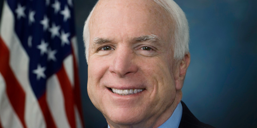 John McCain: Polityk waleczny i (dość) przyzwoity