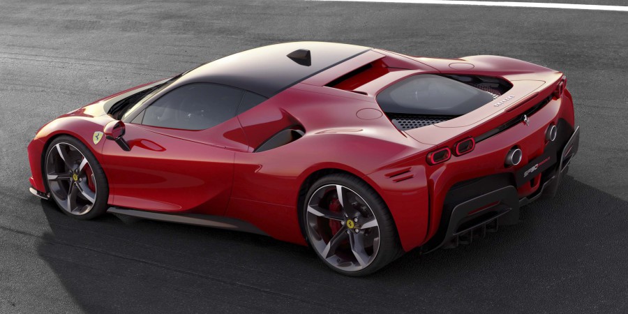 Ferrari SF90 Stradale – nowa definicja hybrydy