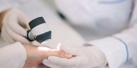 Eksperci: chorzy na atopowe zapalenie skóry potrzebują terapii biologicznej