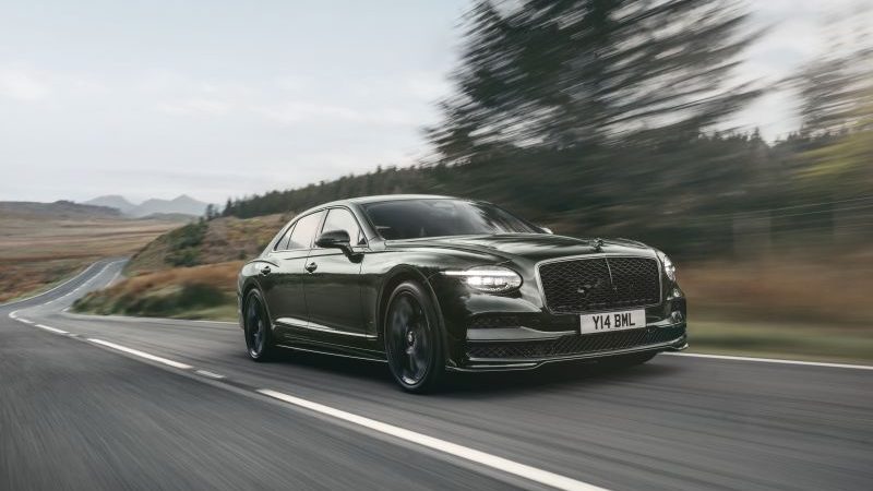 Bentley: NOWY FLYING SPUR